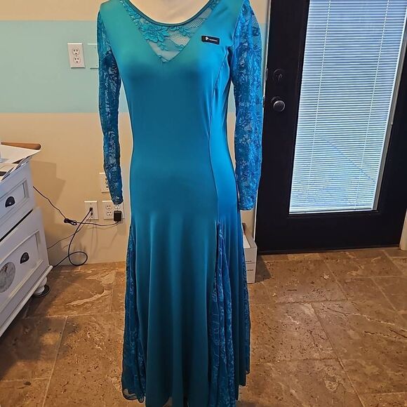 Long sleeve lace formal dress features lace inserts ..designed for Latin dancers - Picture 8 of 8